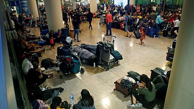 Cancelados 45 vuelos en el Prat Cancelados 45 vuelos en el Prat
