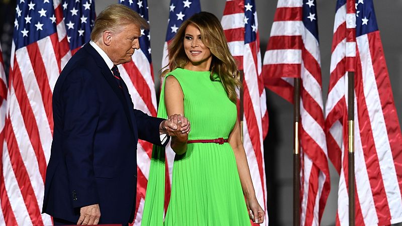 Trump pide la reelección desde la Casa Blanca y sin distancia social: "Biden destruirá la grandeza americana" Trump pide la reelección desde la Casa Blanca y sin distancia social: "Biden destruirá la grandeza americana"