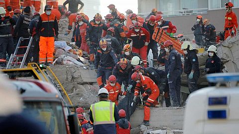 Continúan las tareas de rescate en Turquía tras el terremoto
