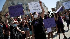Colectivos feministas se manifiestan contra la ley trans
