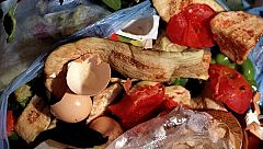 ¿Qué podemos hacer para tirar menos comida a la basura?