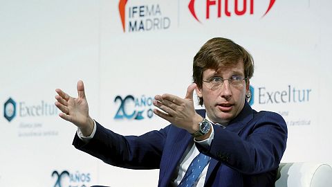 Almeida mantiene que la entrada de Djokovic a España depende de las medidas del Gobierno y censura su actitud