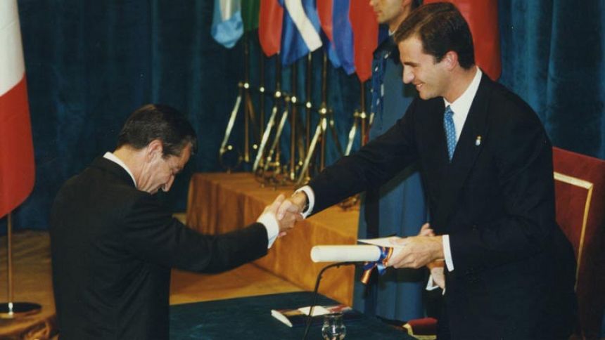 Concesión a Adolfo Suárez del Premio Príncipe de Asturias a la Concordia (1996)