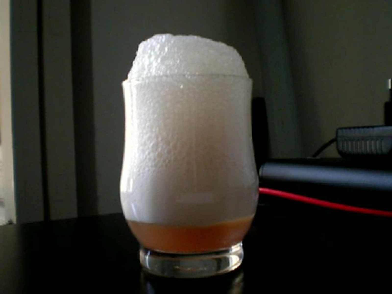 EL PORQUÉ DE LA CIENCIA ¿Por qué hace espuma el agua oxigenada al curarnos? RTVE.es EL PORQUÉ DE LA CIENCIA ¿Por qué hace espuma el agua oxigenada al curarnos? RTVE.es