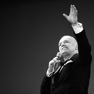 Hecho a mano - Hecho a mano - Cántala otra vez... Frank - 07/03/11 - Escuchar ahora