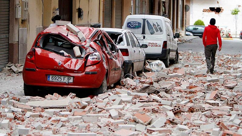 14 Horas - Lorca, un día después del terremoto: Informativo 14 Horas - Escuchar ahora