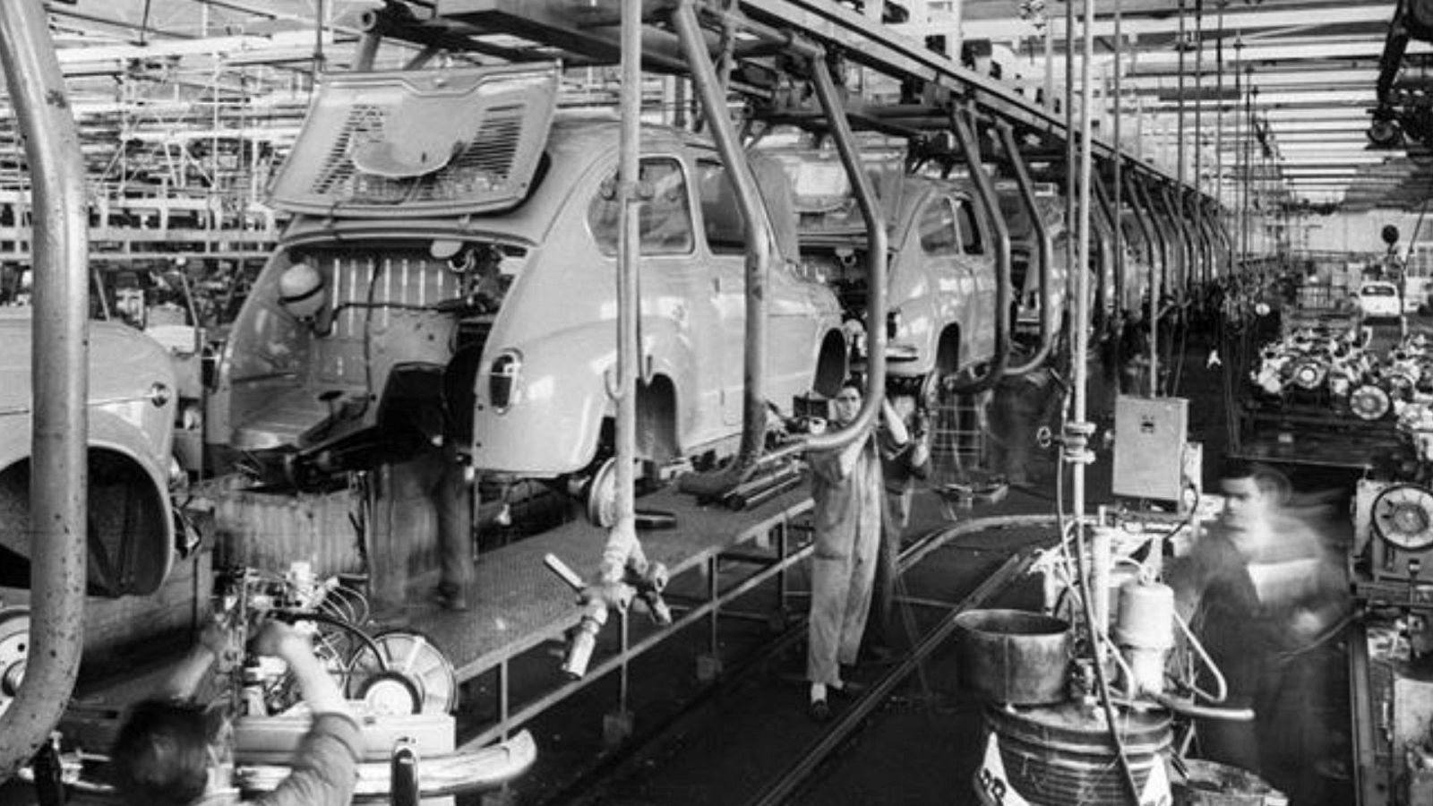 Documentos RNE - El SEAT 600, de la España de alpargata a la de cuatro velocidades - 03/11/12 - Escuchar ahora 