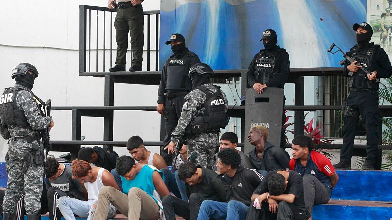 24 Horas Fin de semana - Manosalvas:  "El crimen organizado en Ecuador no trabaja solo, es un problema global" - Escuchar ahora