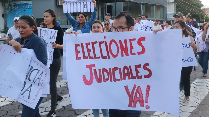 Cinco continentes - La crisis judicial que sufre Bolivia - Escuchar ahora