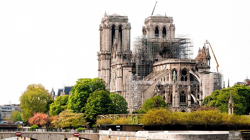 El gallo que no cesa - ¿Volverá a ser la Catedral de Notre Dame tal como era? - Escuchar ahora