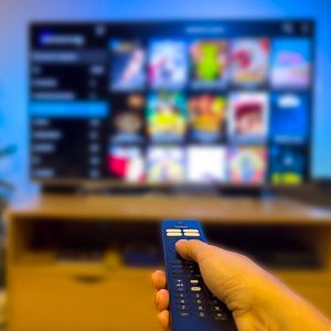 En menos de tres - En menos de tres - RTVE lanza la Ultra Alta Definición en TDT - 05/02/24 - Escuchar ahora