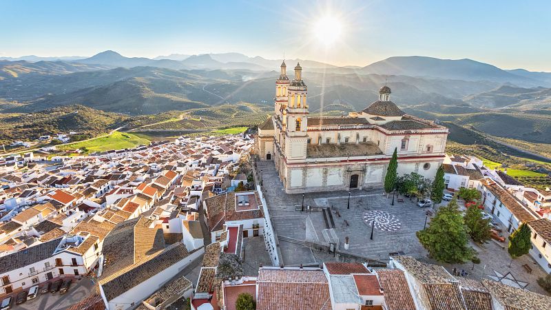 El tranv�a de Broadway - Los cien pueblos m�s bonitos de Espa�a. Novena entrega - 10/02/24 - escuchar ahora