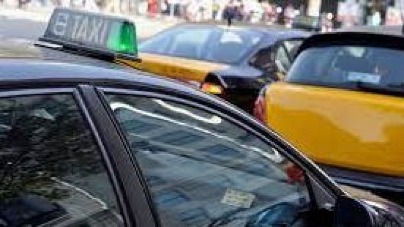 Els taxistes i conductors de VTC hauran de tenir el nivell B2 de català