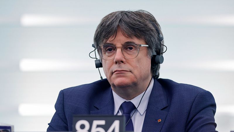 Supremo abre causa a Puigdemont por delitos de terrorismo en el caso Tsunami - 14 horas | Escuchar