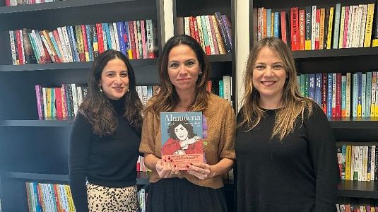 Libros de arena - Libros de arena - Aroa Moreno y Ana Jarén, 'Almudena. Una biografía' - Escuchar ahora