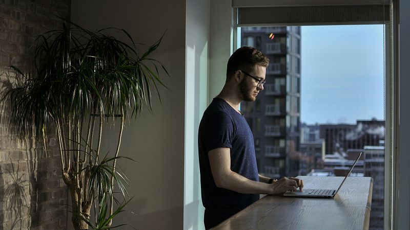 No es un día cualquiera -Economía con Nacho Conde-Ruiz: Datos de afiliación y el futuro del teletrabajo - Escuchar ahora