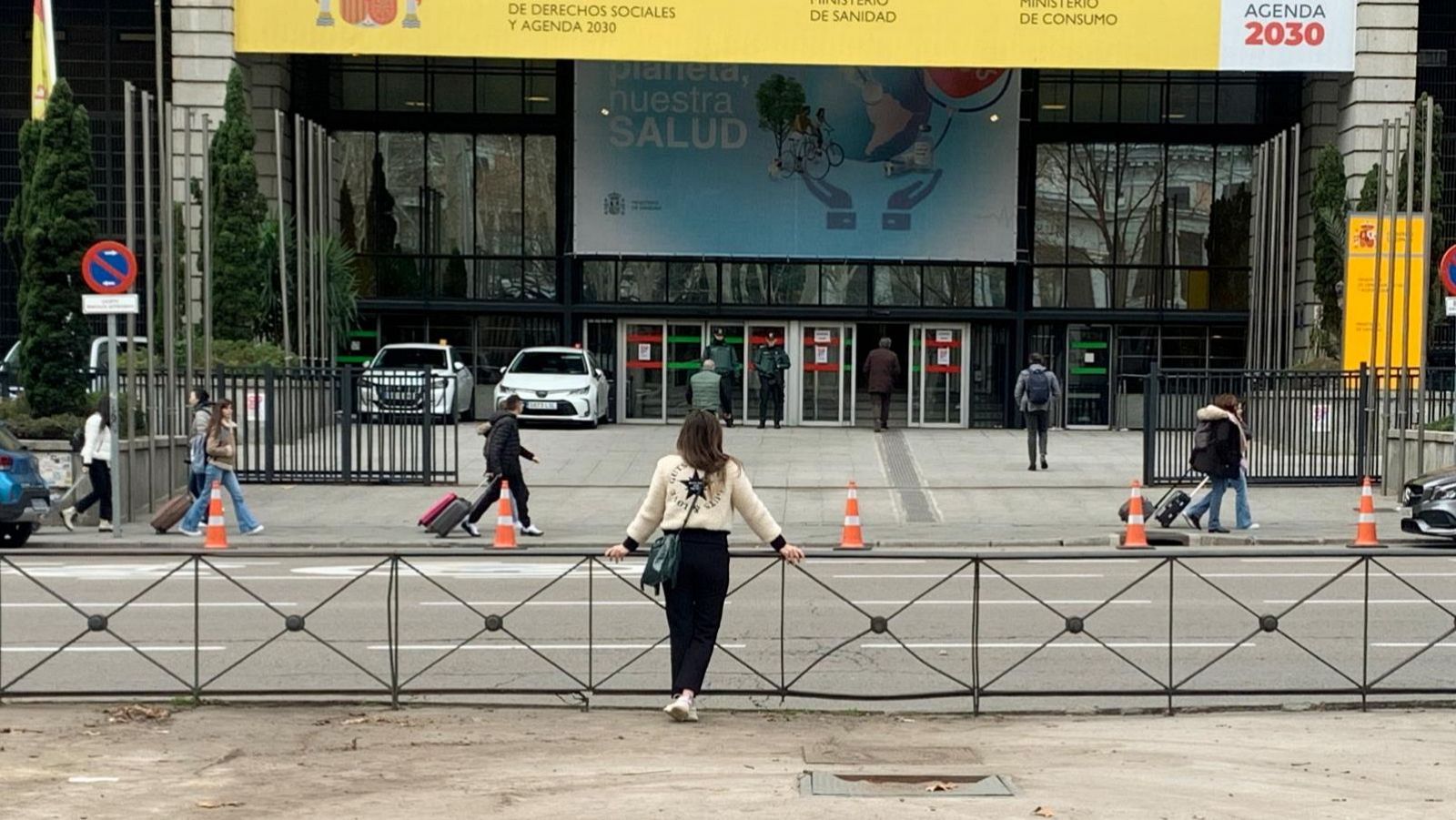 Más cerca - El paseo de Beatriz que reivindica del COVID persistente: "Me tratan, pero no hay cura" - Escuchar ahora