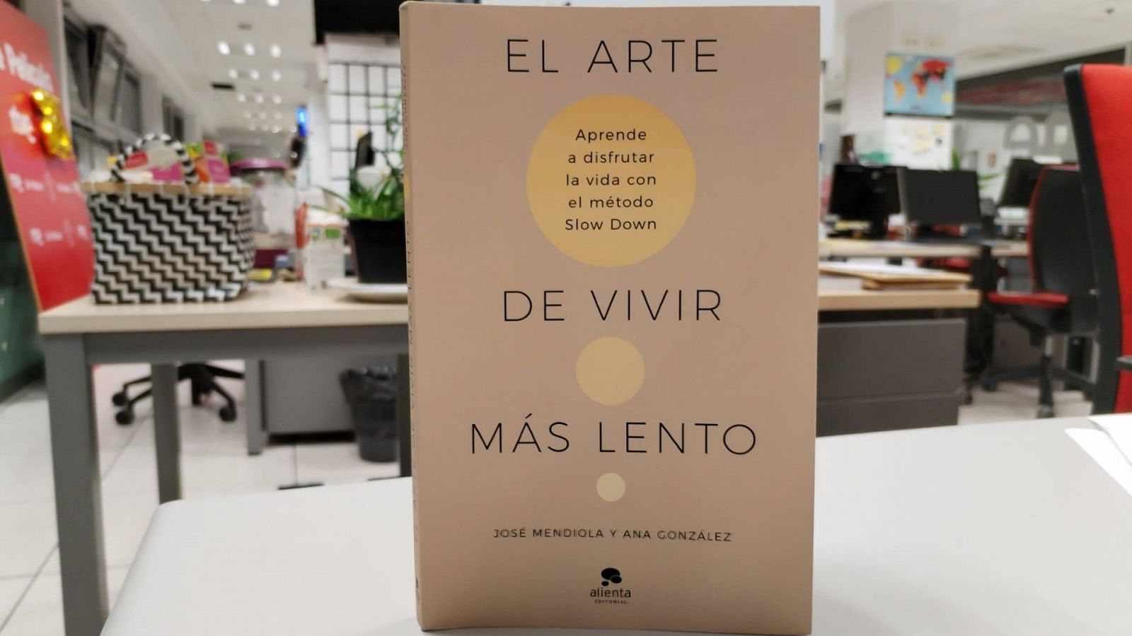 El gallo que no cesa - 'El arte de vivir más lento' de José Mendiola y Ana González - Escuchar ahora