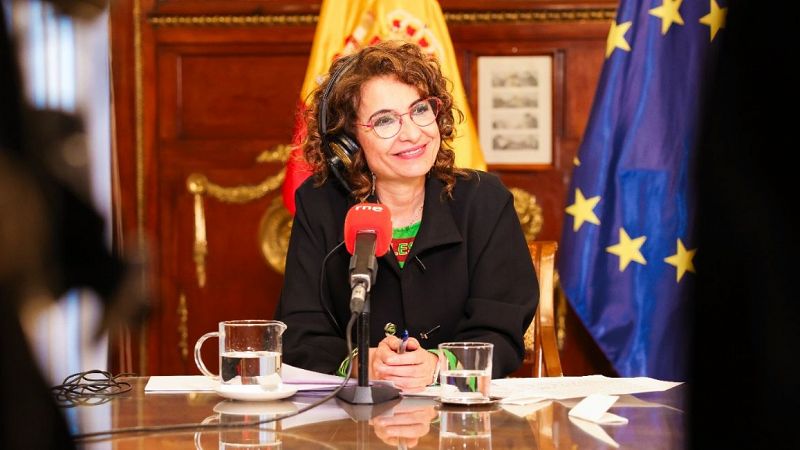 Las Mañanas de RNE - María Jesús Montero, vicepresidenta primera y ministra de Hacienda: "No vamos a permitir ningún alejamiento del orden constitucional" - Escuchar ahora