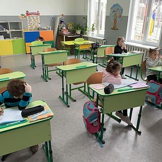 Ucrania: Las escuelas sobreviven a las bombas