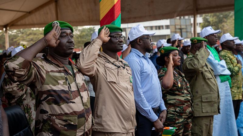 frica hoy - Los militares suspenden las actividades polticas en Mal - 19/04/24 - Escuchar ahora