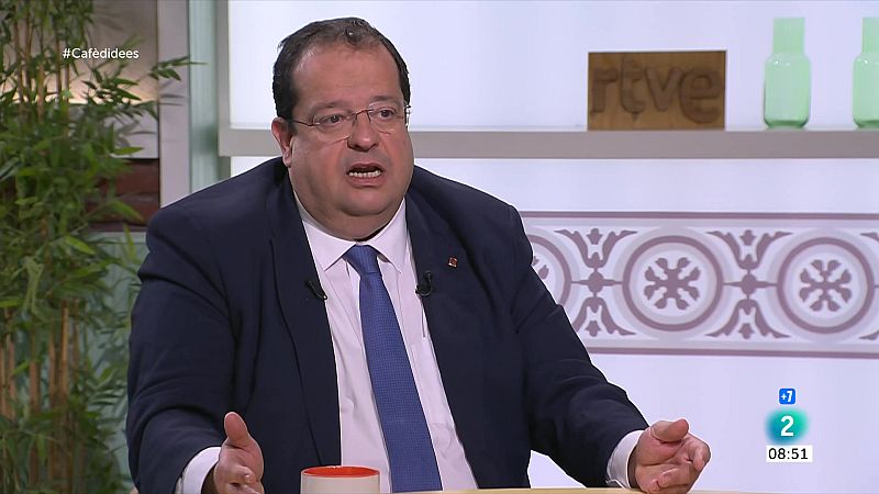 Caf� d'idees - Elena creu que Junts deixa la porta oberta a un Govern amb el PSC - Escoltar ara