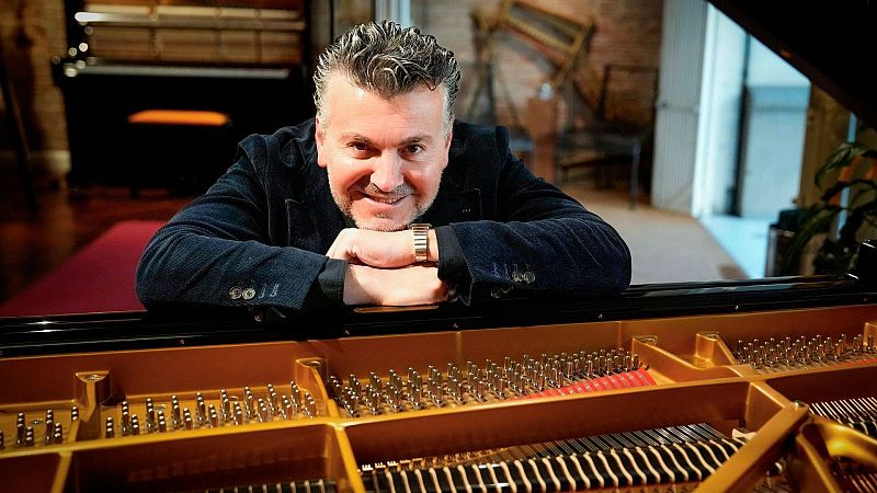 Xavif�rnia Especial Sant Jordi - Ram�n Gener i la "Hist�ria d'un Piano"