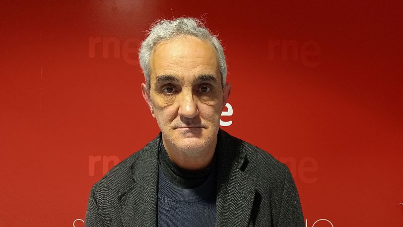 Mi gramo de locura - Rafael Carvajal, protagonista de la obra de teatro 'Contención Mecánica' - 26/04/24 - Escuchar ahora