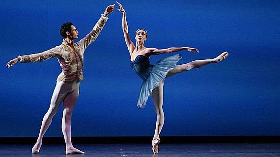 Catalunya es posa a ballar pel Dia Internacional de la Dansa