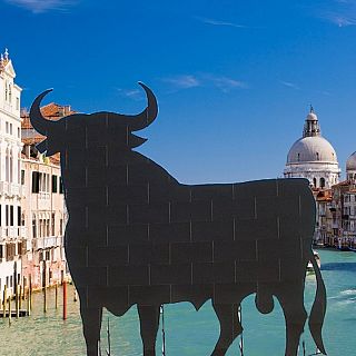 Sn 4 dies- No Man's Land: Venecia i els toros