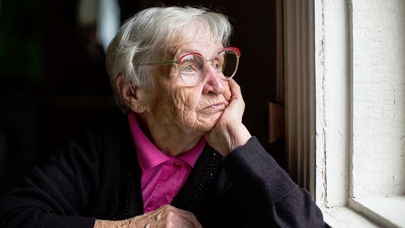 La solitud és un dels grans reptes que planteja l'envelliment de la població