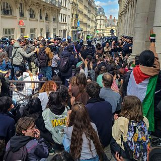 "Los estudiantes quieren la paz en una regin atormentada por la guerra"