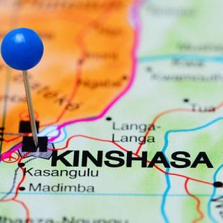 Periodistas y misioneros combonianos en el CAE de Kinsasa