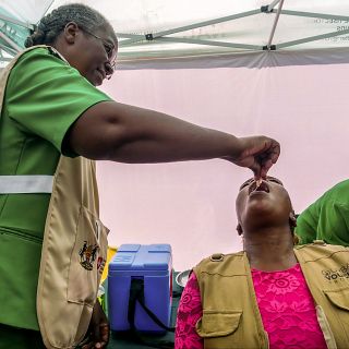 Una nueva vacuna oral contra el cólera llega a África