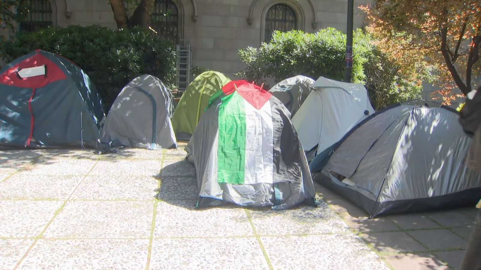 L'acampada de la UB en suport al poble palestí no s'aixeca | Informa: HELENA OSET