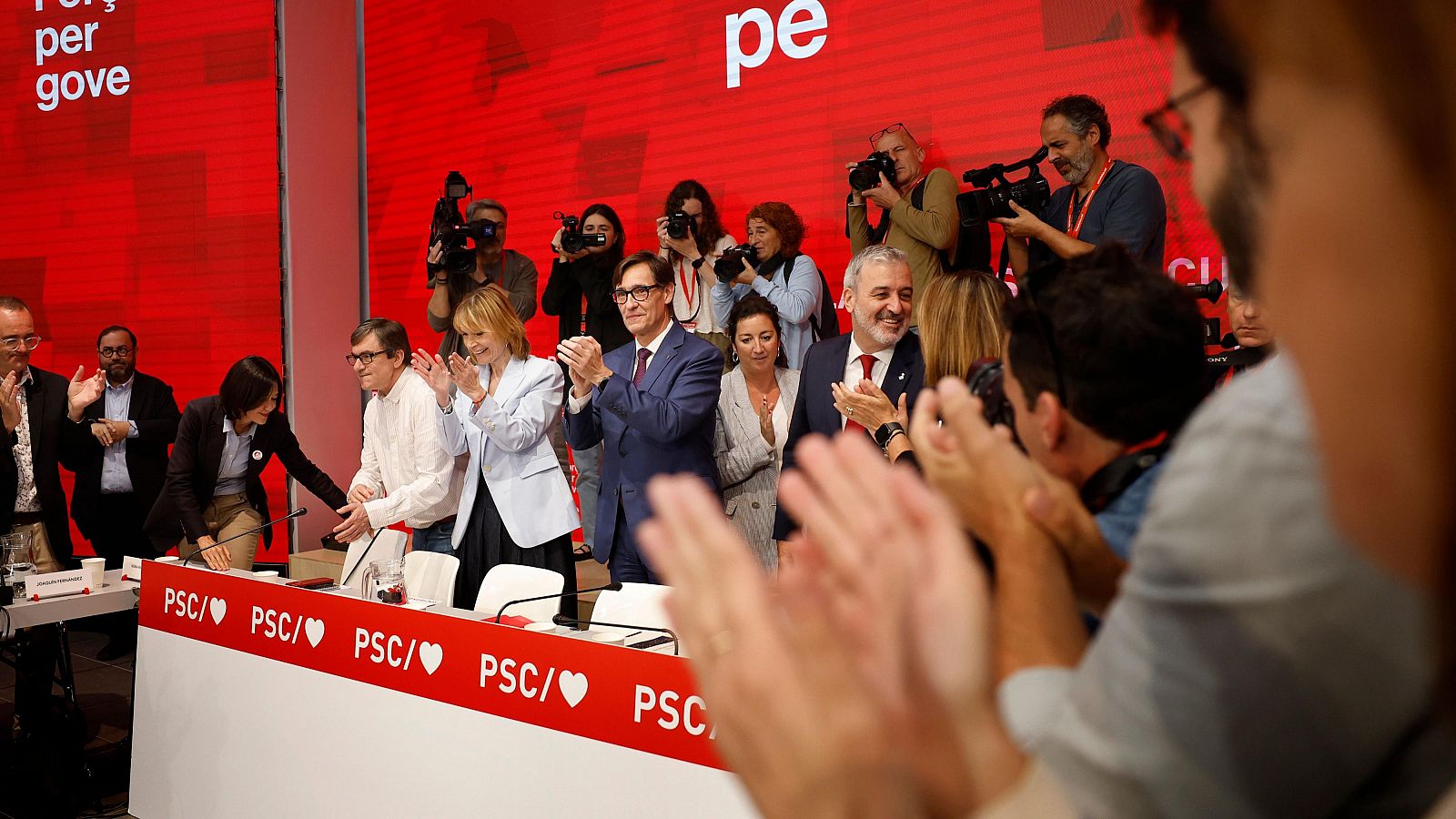 El PSC obren converses amb  tots els partits tret de l'extrema dreta | ÀLEX CABRERA