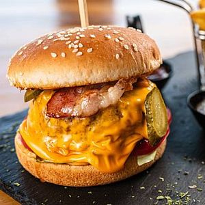 Memoria de delfín - Memoria de delfín - Hamburguesa 1ª Hora: Día Mundial de la Hamburguesa - Escuchar ahora