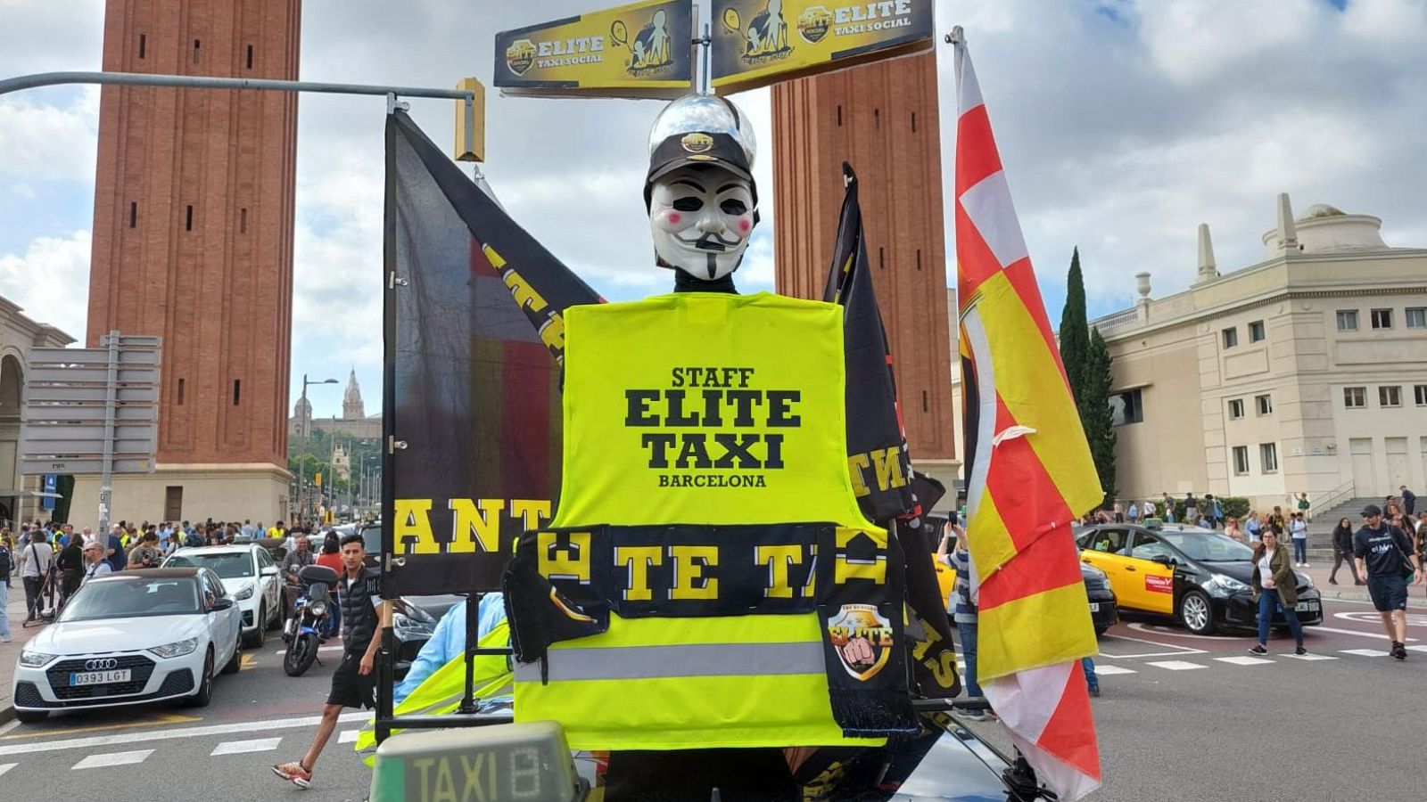 Nova marxa lenta dels taxistes contra les VTC a Barcelona | Climent Sabater