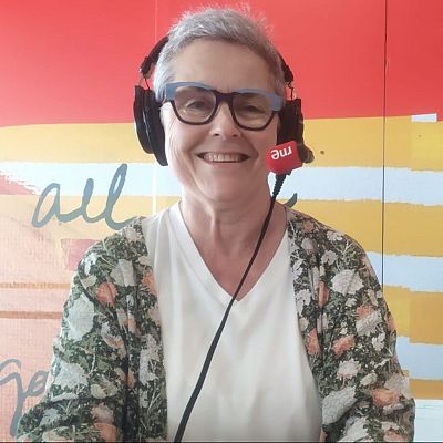 No es un día cualquiera-  83ª Feria del Libro de Madrid con Eva Orúe- Escuchar ahora