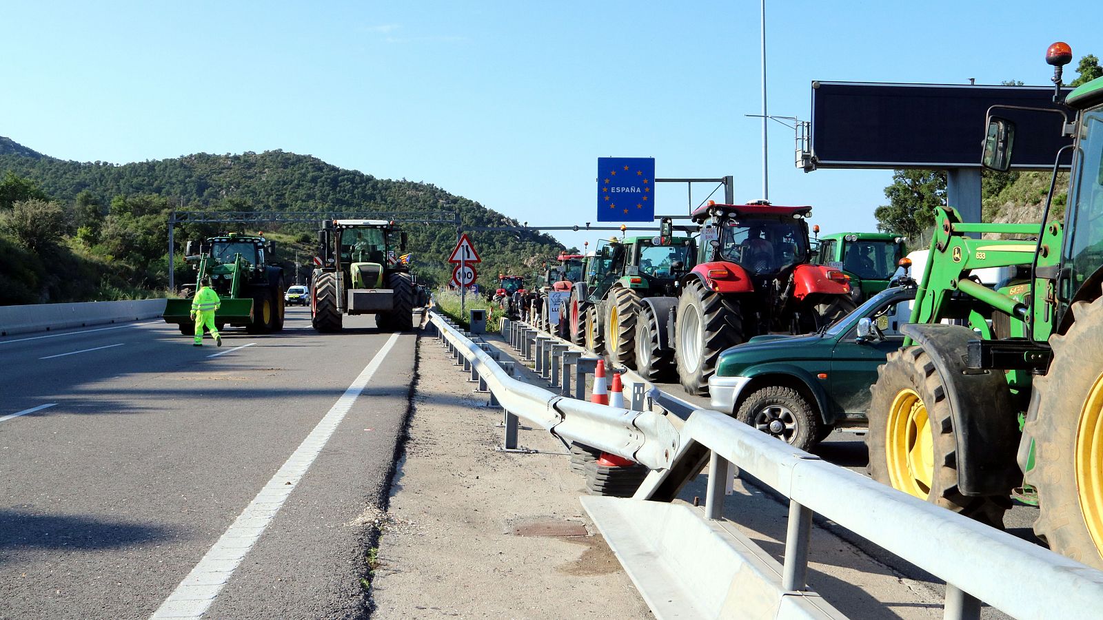 Els pagesos aixequen els talls a la frontera, però tornaran si no són escoltats | Gemma Esteba