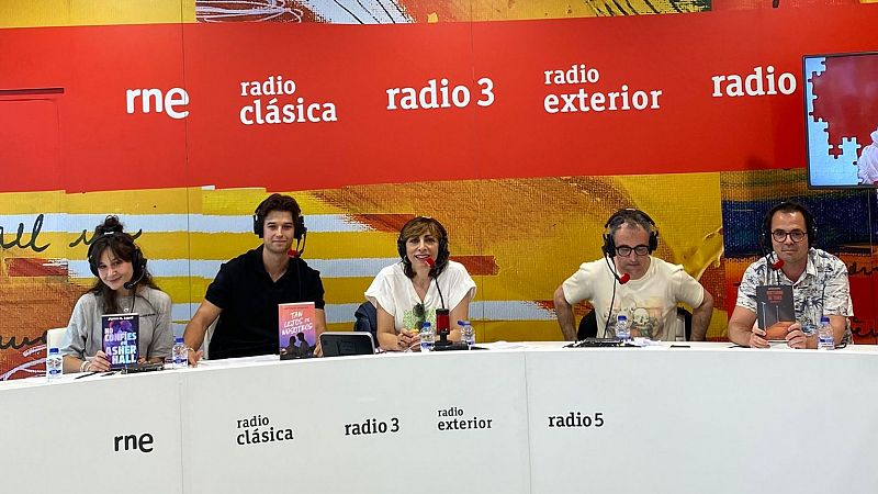 Por tres razones - Feria del Libro de Madrid: Batalla de cuentistas, tenis y literatura erótica - Escuchar ahora