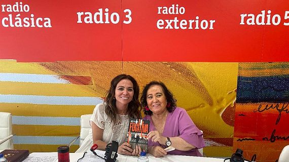 En la feria del libro de Madrid con Inés Plana