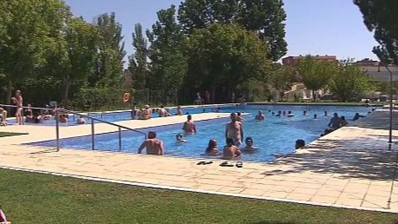 Piscines obertes a Lleida davant les primeres onades de calor | Joana Sendra