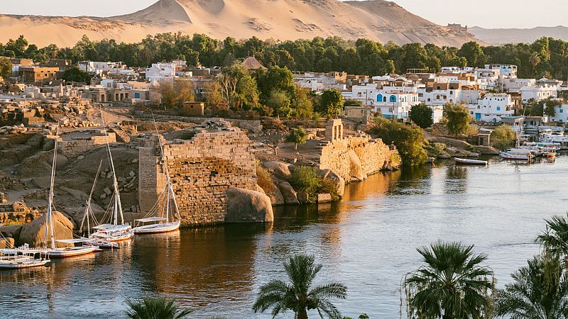 10.000 lugares para viajar con ngela Gonzalo - Viaje por el Nilo entre smbolos y signos sagrados - 15/06/24 - Escuchar ahora