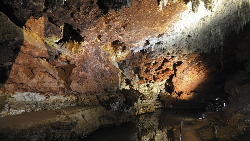 Espacio en blanco - Cuevas, orgenes de mitos - 23/06/24 - escuchar ahora