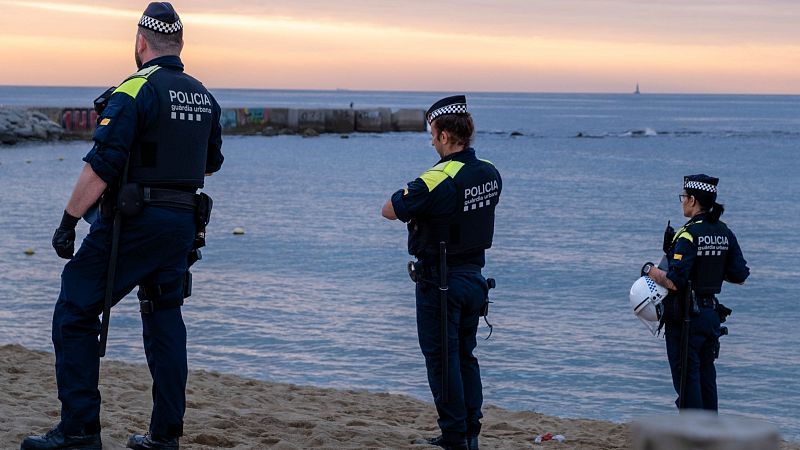 Un mort per apunyalament a la Barceloneta durant la revetlla de Sant Joan | Sergi Bassolas