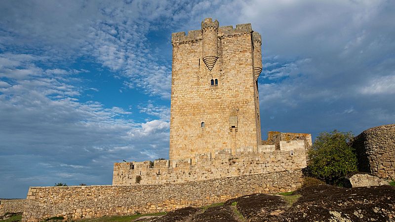 Escapadas - Castillo de San Felices de los Gallegos - 27/06/24 - Escuchar ahora