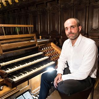 Entrevista a l'organista de la Basílica de la Sagrada Família, Juan de la Rubia