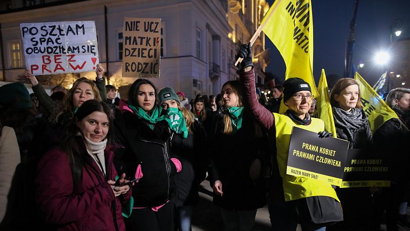 Cinco continentes - El aborto en Europa, ¿qué ocurre en Polonia? - Escuchar ahora