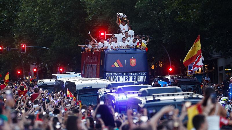 24 horas - La seleccin espaola celebra su cuarta Eurocopa en Madrid  - Escuchar ahora